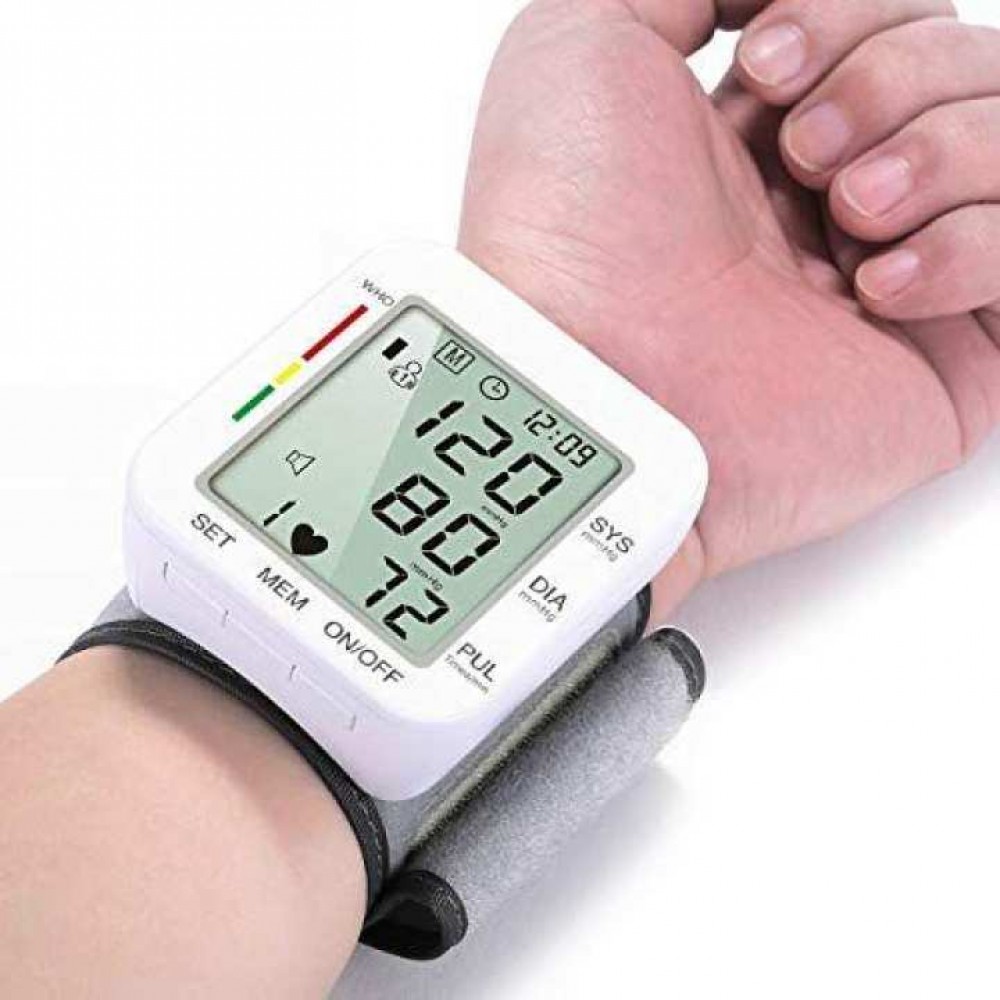 Digital Automatic Blood Pressure Monitor With Voice Control Digital Automatic Blood Pressure Monitor With Voice Control