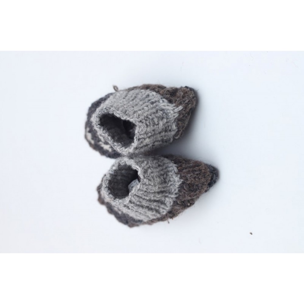 Handmade woolen Shoes/socks