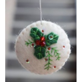Christmas Circle Hanging Decoration With Leaves
