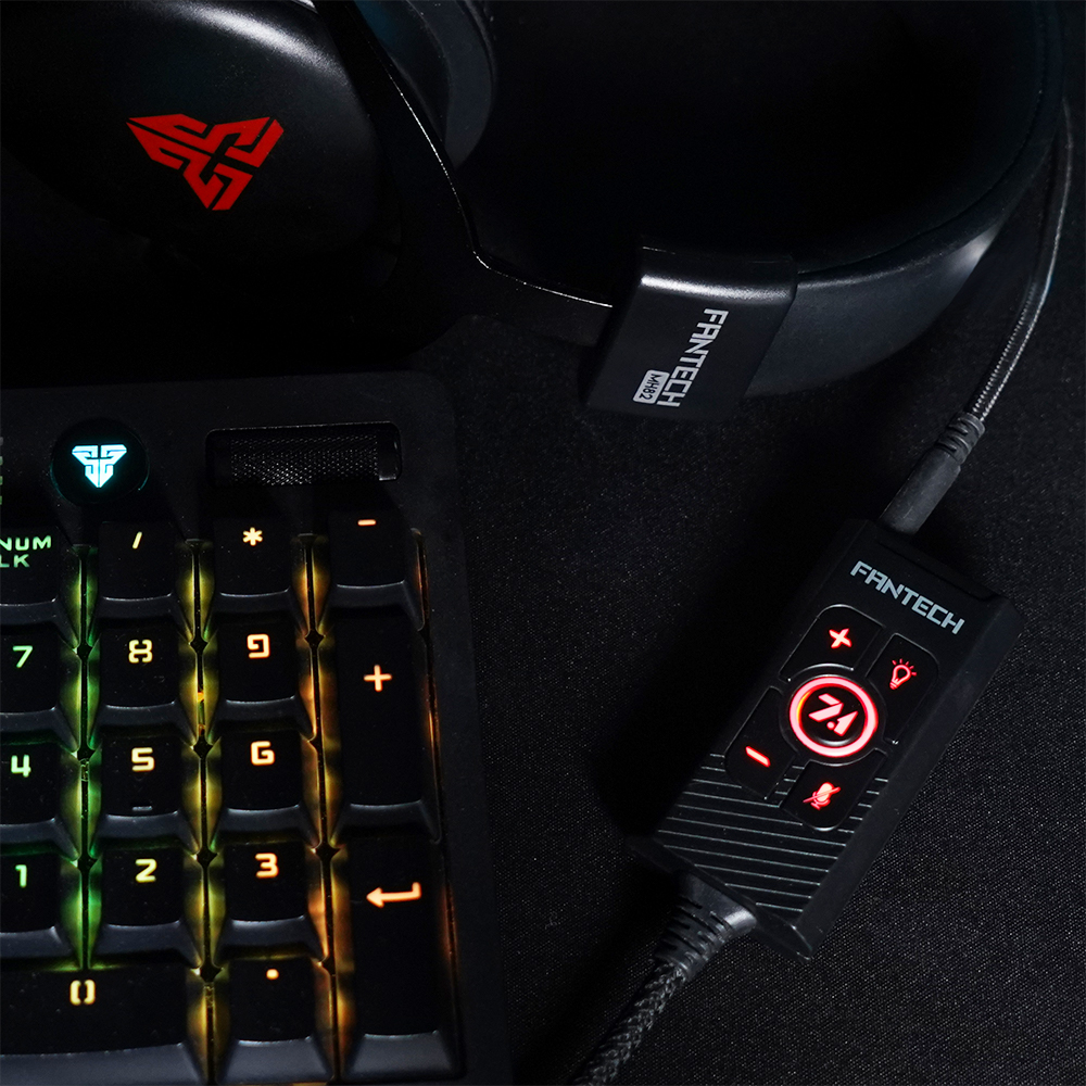 Fantech AC3002 7.1 Audio Sound Card Volume And Mic Risk Control Controller 7.1 Additional Functions For Gaming Headset Earpods Fantech AC3002 7.1 Audio Sound Card Volume And Mic Risk Control Controller 7.1 Additional Functions For Gaming Headset Earpods